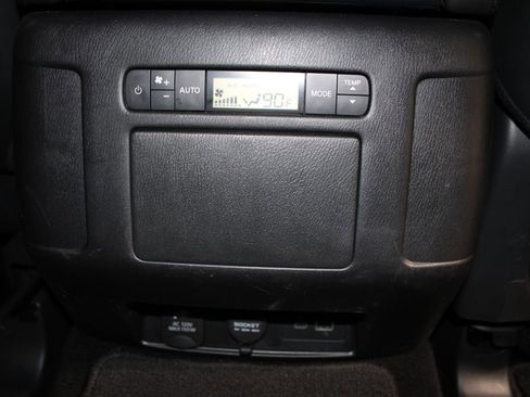 Used 2024 Nissan Armada SL image 31