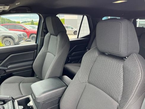 Used 2025 Toyota 4Runner SR5 AWD/4WD image 10