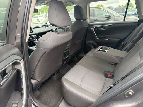 Used 2025 Toyota RAV4 XLE image 9
