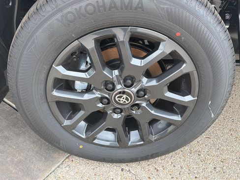 New 2026 Toyota Tundra Platinum AWD/4WD image 8