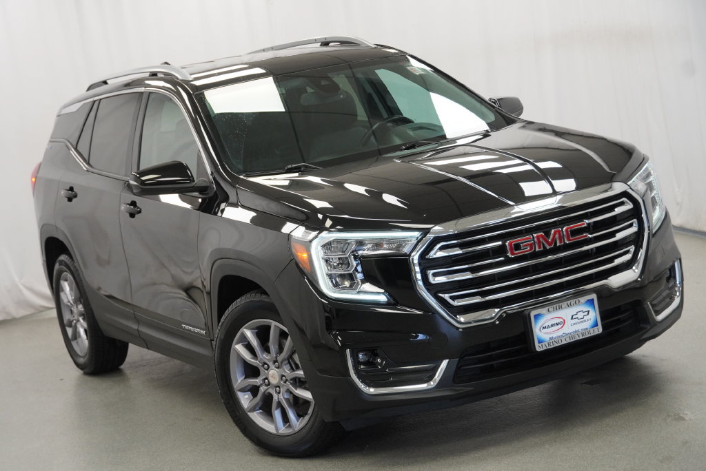 Used 2023 GMC Terrain SLT w/ LPO, Floor Liner Package FWD image 12