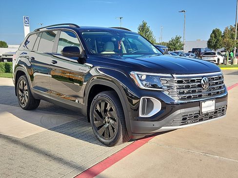 New 2026 Volkswagen Atlas SE image 5