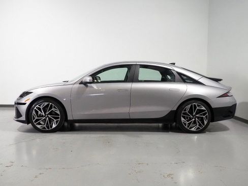 Used 2024 Hyundai Ioniq 6 SEL RWD image 8