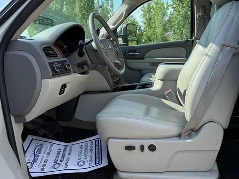 Used 2011 Chevrolet Silverado 2500 LTZ w/ Snow Plow Prep Package AWD/4WD image 7