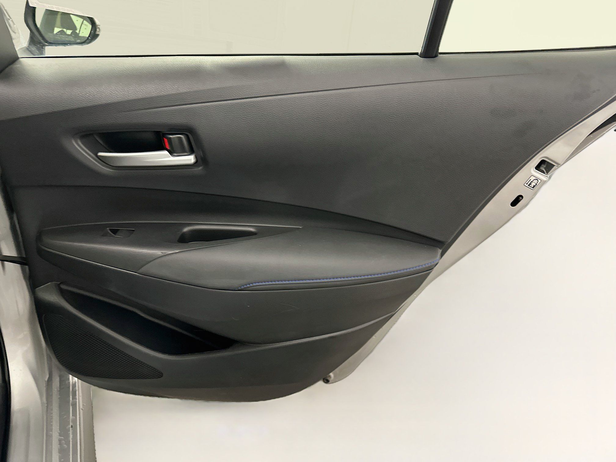 Used 2022 Toyota Corolla SE w/ SE Premium Package FWD image 31