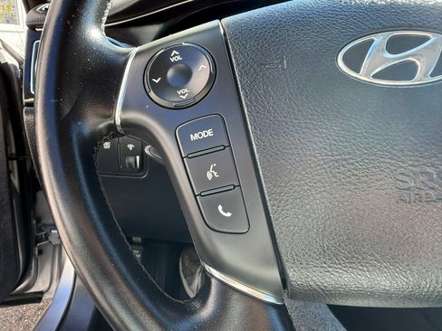 Used 2013 Hyundai Genesis 3.8 image 33