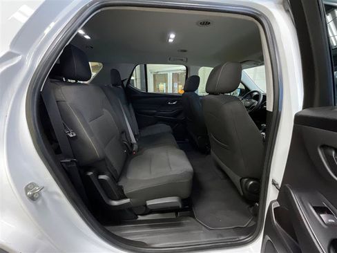 Used 2018 Chevrolet Traverse LS AWD/4WD image 24