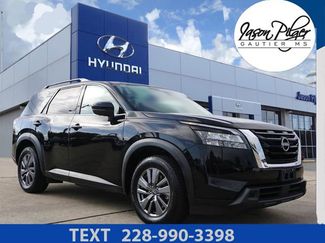 Used 2024 Nissan Pathfinder SV video 1