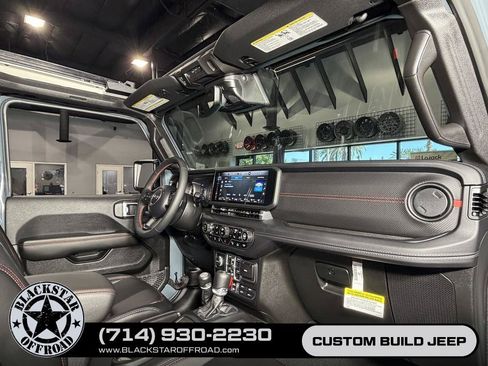 Used 2024 Jeep Wrangler Unlimited Rubicon w/ Capability Package AWD/4WD image 28