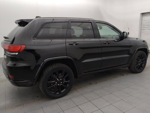Used 2020 Jeep Grand Cherokee Altitude RWD image 10
