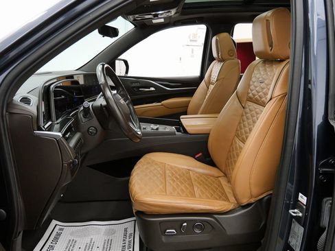 Used 2021 Cadillac Escalade Premium Luxury w/ Driver Assist Tech Package image 10