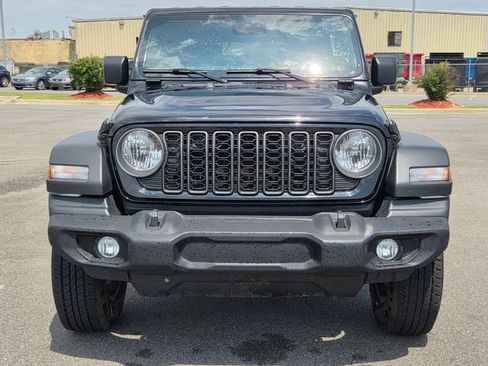 Used 2025 Jeep Wrangler Unlimited Sport AWD/4WD image 5