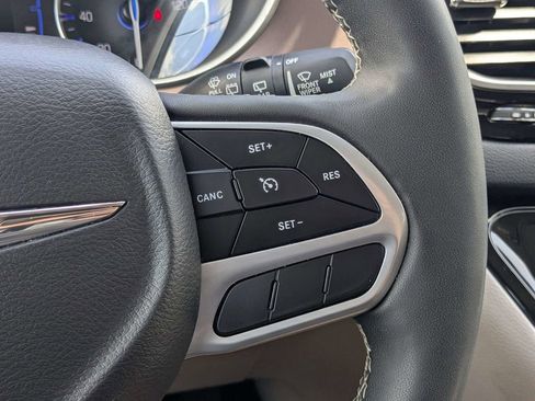 Used 2023 Chrysler Voyager LX FWD image 29