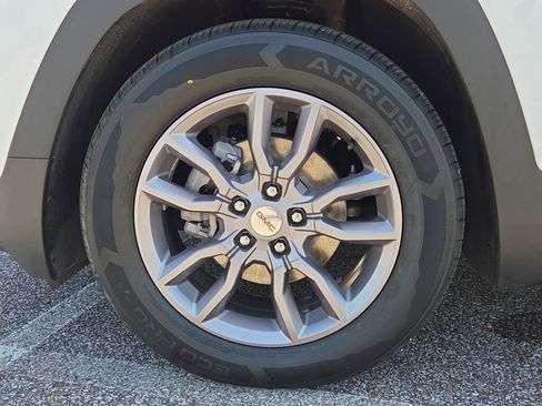 Used 2023 GMC Terrain SLT FWD image 9