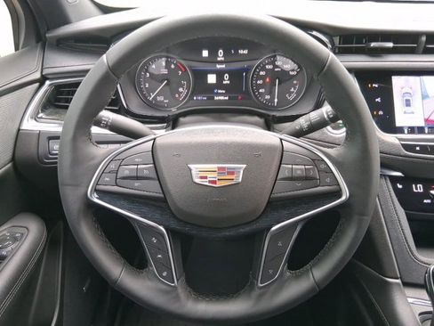 Used 2022 Cadillac XT5 Premium Luxury w/ LPO, ONYX Package image 8