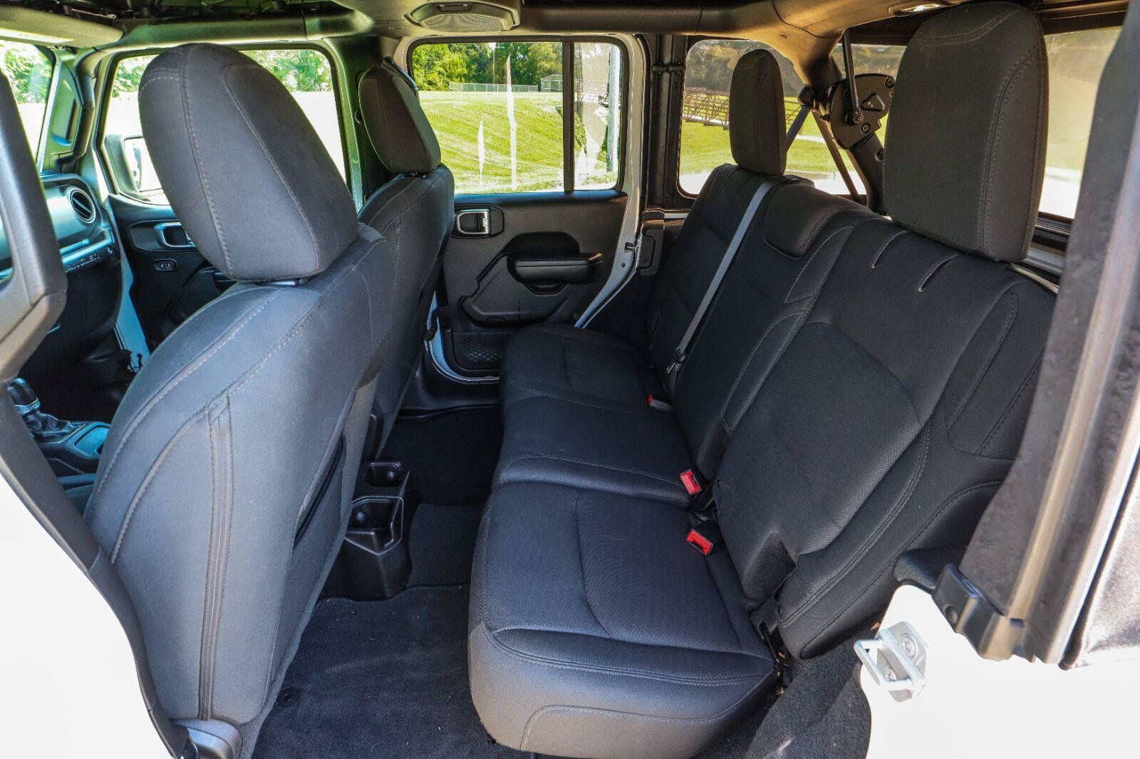 Used 2018 Jeep Wrangler Unlimited Sport S AWD/4WD image 34