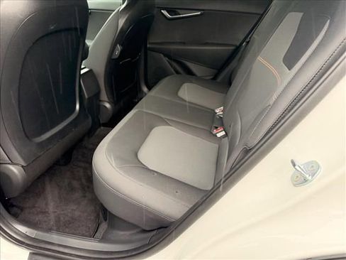 Used 2025 Kia Niro LX FWD image 8