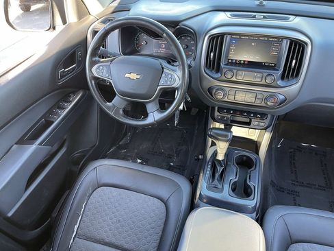 Used 2019 Chevrolet Colorado Z71 AWD/4WD image 12