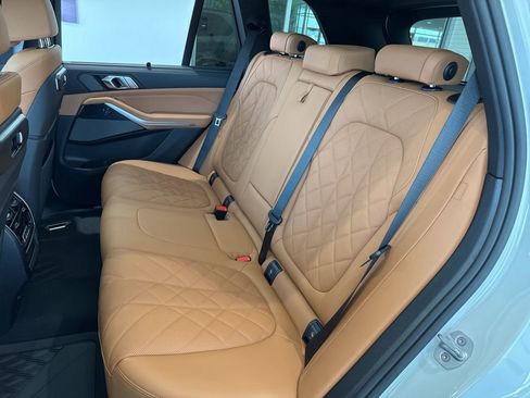 New 2026 BMW X5 xDrive40i w/ M Sport Package AWD/4WD image 42