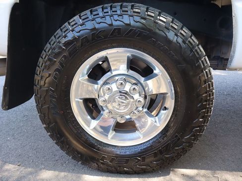 Used 2005 Dodge Ram 2500 Truck SLT image 41