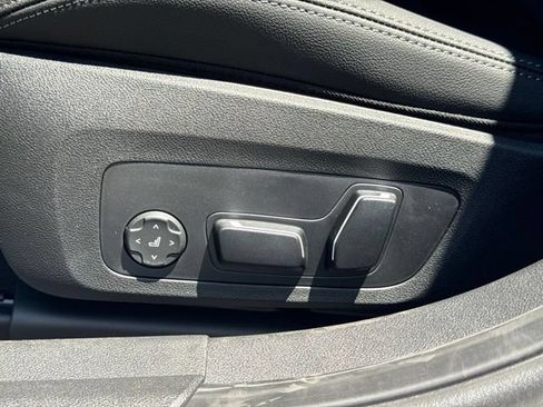 New 2026 BMW 330i Sedan w/ M Sport Package RWD image 18