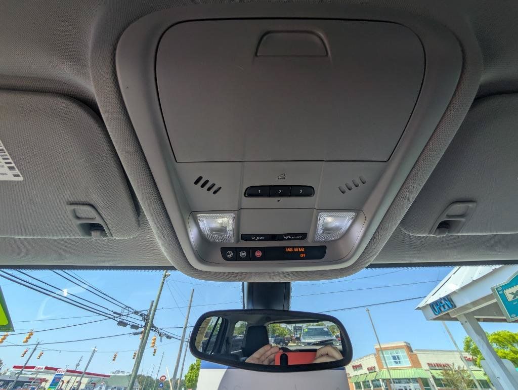 Used 2017 GMC Acadia SLT FWD image 36