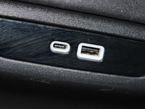 Used 2024 Chrysler Pacifica Touring-L FWD image 27