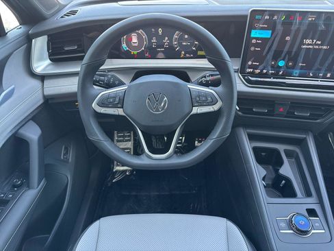 New 2026 Volkswagen Tiguan SE R-Line image 13