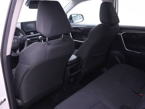 Used 2021 Toyota RAV4 LE AWD/4WD image 11