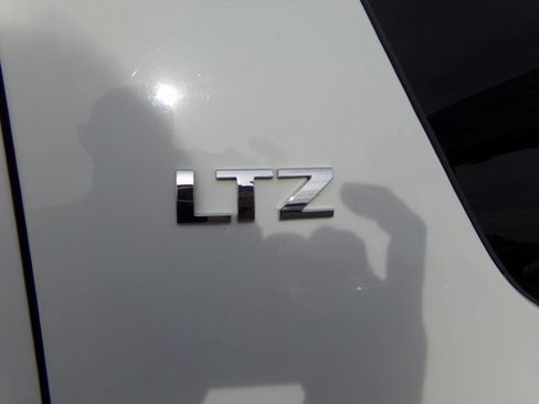 Used 2007 Chevrolet Suburban LTZ w/ LTZ Preferred Equipment Group AWD/4WD image 10