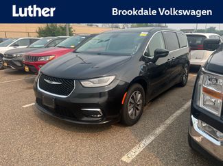 Used 2023 Chrysler Pacifica Touring-L FWD video 1