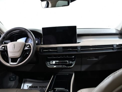 Used 2023 Lincoln Corsair AWD w/ Equipment Group 101A image 7