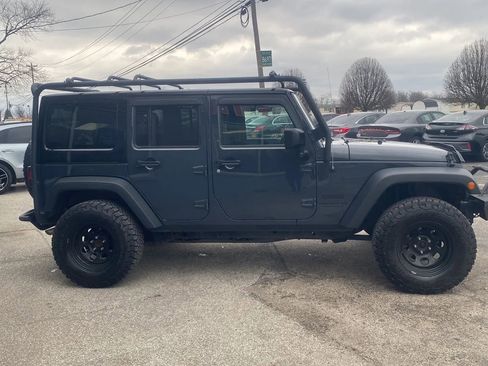 Used 2016 Jeep Wrangler Unlimited Sport w/ Quick Order Package 24S AWD/4WD image 3