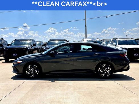 Used 2025 Hyundai Elantra Sport image 4