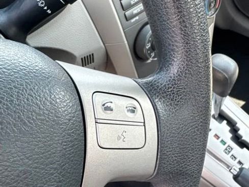 Used 2011 Toyota Corolla LE FWD image 19