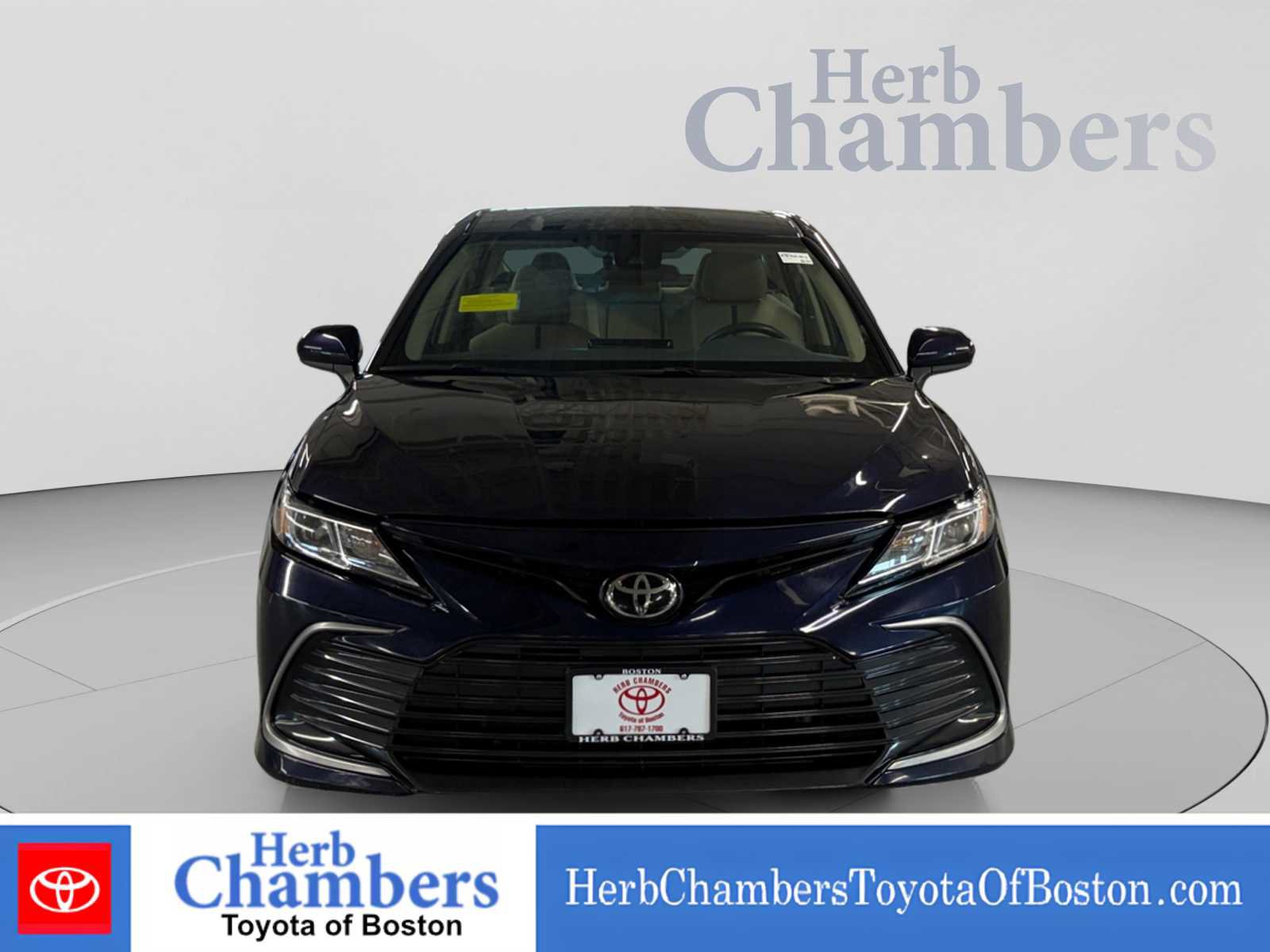 Used 2022 Toyota Camry LE FWD image 2