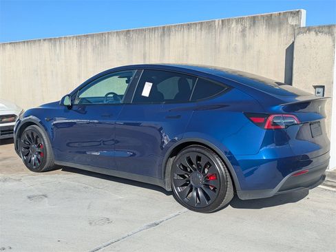 Used 2022 Tesla Model Y Performance image 7