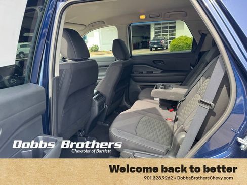 Used 2024 Nissan Pathfinder SV FWD image 33