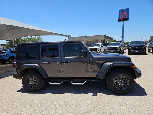 Used 2025 Jeep Wrangler Unlimited Sport AWD/4WD image 9