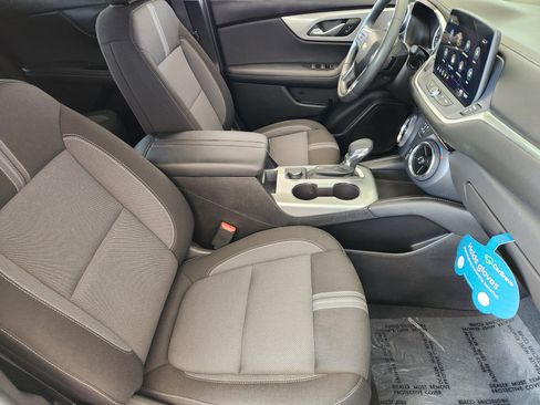 Certified 2025 Chevrolet Blazer LT AWD/4WD image 14