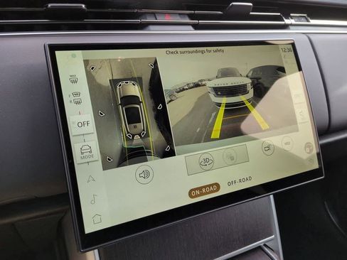 New 2026 Land Rover Range Rover SE image 30