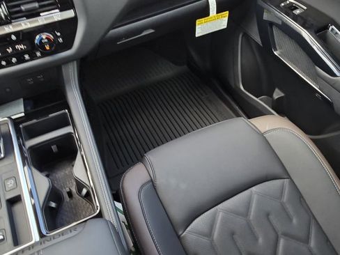 New 2026 Nissan Pathfinder Platinum w/ Cargo Package FWD image 13
