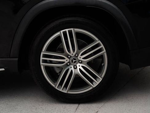 Used 2023 Mercedes-Benz GLS 450 4MATIC image 14