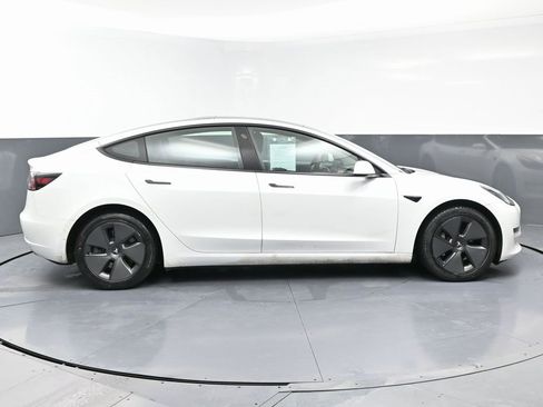 Used 2021 Tesla Model 3 Standard Range Plus image 7