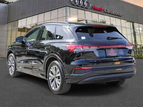 Used 2025 Audi Q4 e-tron Premium Plus w/ Premium Plus image 2