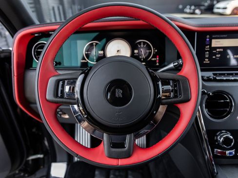 Used 2025 Rolls-Royce Cullinan image 29