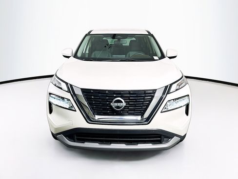 Used 2023 Nissan Rogue SV FWD image 2