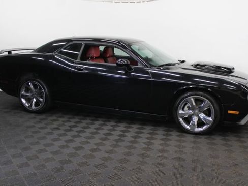 Used 2014 Dodge Challenger R/T Plus RWD image 4