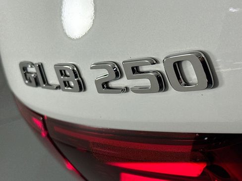 New 2026 Mercedes-Benz GLB 250 image 4