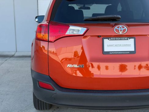 Used 2015 Toyota RAV4 LE AWD/4WD image 26